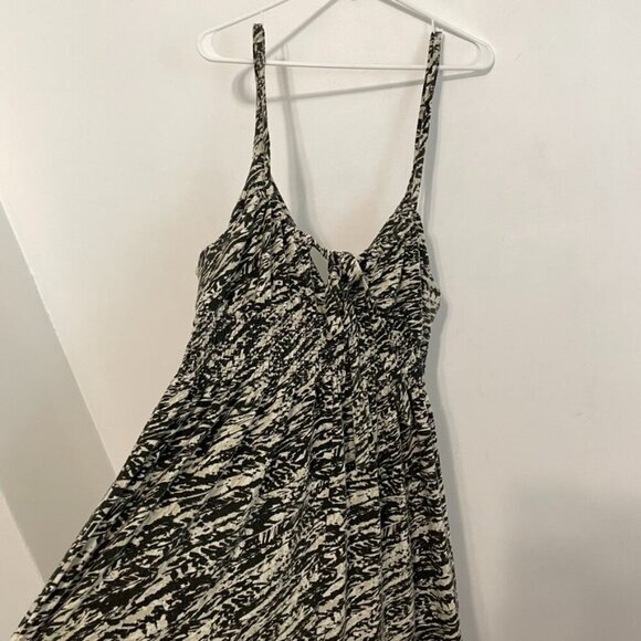 TORRID 1 Plus Size Feather Sleeveless Maxi Dress Cream Black Print Tie Back Boho - Picture 15 of 16